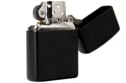 Knivesandtools Zippo Black Matte Snake, Black, Lighter 9 Knivesandtools Zippo Black Matte Snake, Black, Lighter -The Adventure Kit KTZPBLACKSNAKE 03 zippo knivesandtools